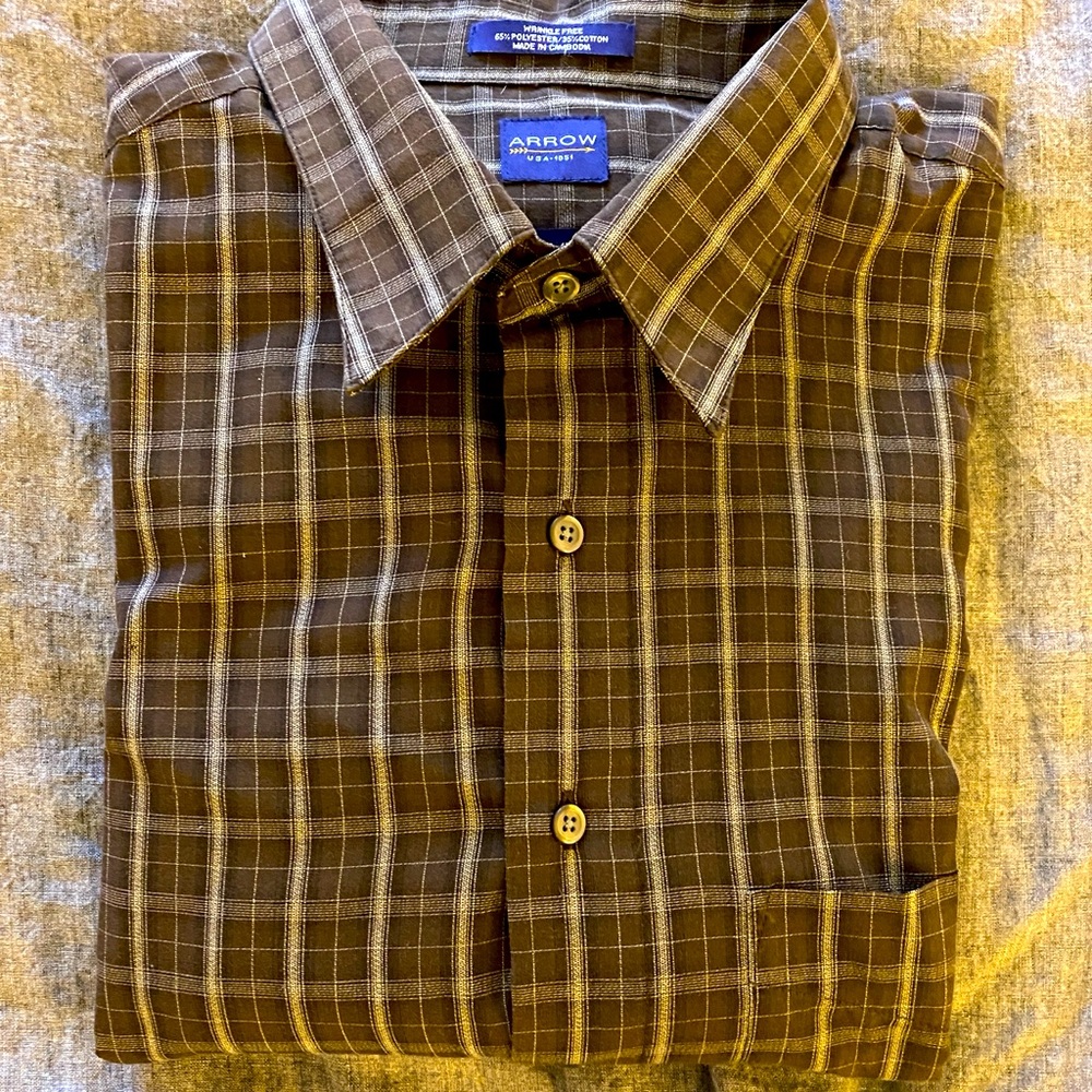 Arrow mens button down wrinkle free brown plaid shirt.  Size XLT (17-17.5)